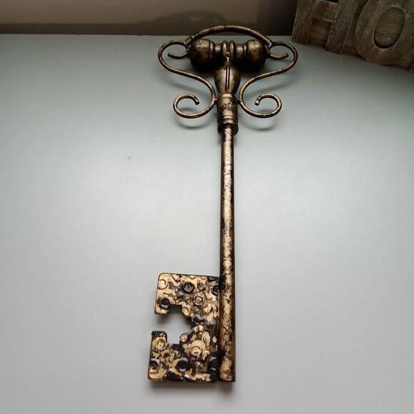 Wall Decor Metal Key Black‎ Gold Rustic Farmhouse - Picture 1 of 10